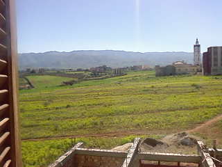 vue sur la mosqu�e de krona...prise de chez hanane