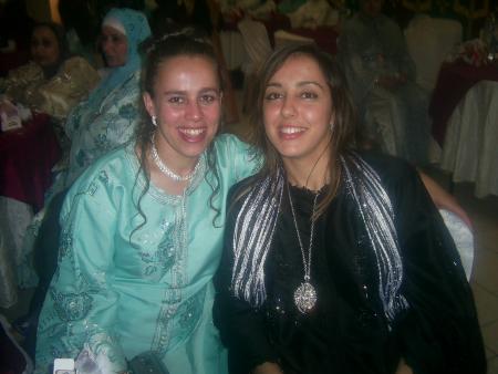 a la bien cousines .